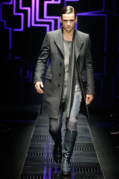 Look 27
